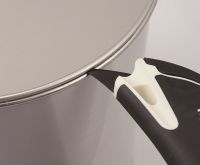 Нож TAJIMA, Cutter Knife DFC670YB/25 мм, с автофиксацией лезвия ( 2 лезвия) TAJIMA DFC670N/W1