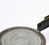 Нож DRIVER CUTTER,18 мм с винтовым стопором + 13 лезвий RB TAJIMA DC561RB13