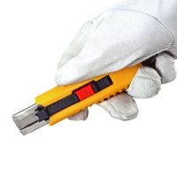 Нож 18 мм SAFETY KNIFE LC959 с автом. убиранием лезвия. TAJIMA LC959XY